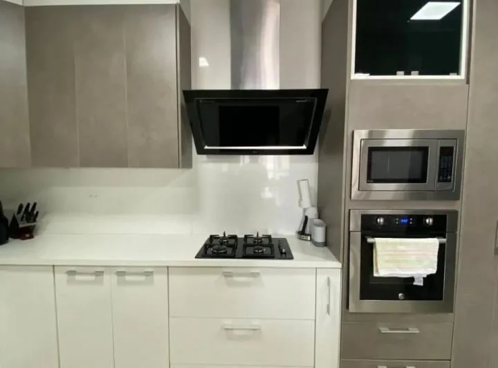 En Venta Departamento de 2 Pisos y 3 Dorm. Full Amoblado tipo Loft en Los Ceibos, Guayas — imagen 1