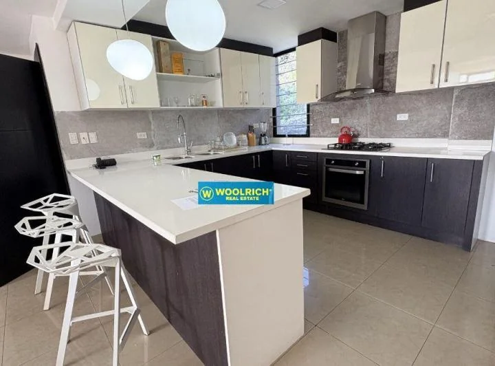 Urbanización Ciudad Colon, Vendo Departamento 2 Dorm., 2 Parqueos 160 m², Guayas — imagen 1
