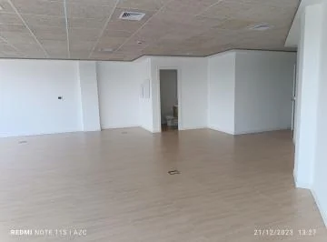 Ed. 100 Business, Frente Al Mall del Sol, Vendo 2 Oficinas, Guayas — imagen 4