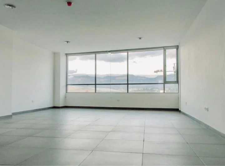 Venta - Oficina con Rentada - Cumbaya — imagen 1