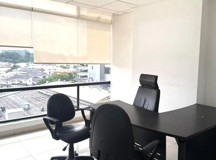 De Oportunidad. Kennedy Norte Edificio Corporativo Vendo Oficina de 50 m² Remodelada, Guayas — imagen 1
