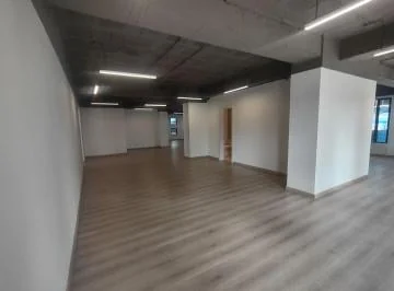 Vendo Oficina Remodelada 260 m² + 5 Parqueaderos, Sector Iñaquito, Norte de Quito — imagen 5
