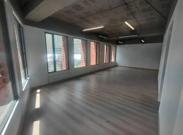 Vendo Oficina Remodelada 260 m² + 5 Parqueaderos, Sector Iñaquito, Norte de Quito — imagen 4
