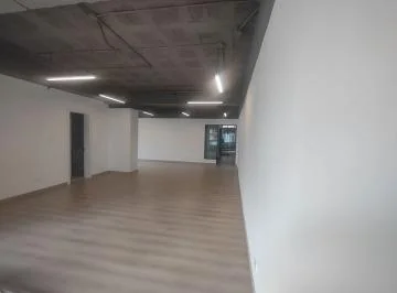 Vendo Oficina Remodelada 260 m² + 5 Parqueaderos, Sector Iñaquito, Norte de Quito — imagen 3