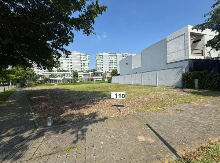 Terreno en Venta Blue Bay – Esquinero Junto Al Lago | 746 m², Guayas — imagen 1