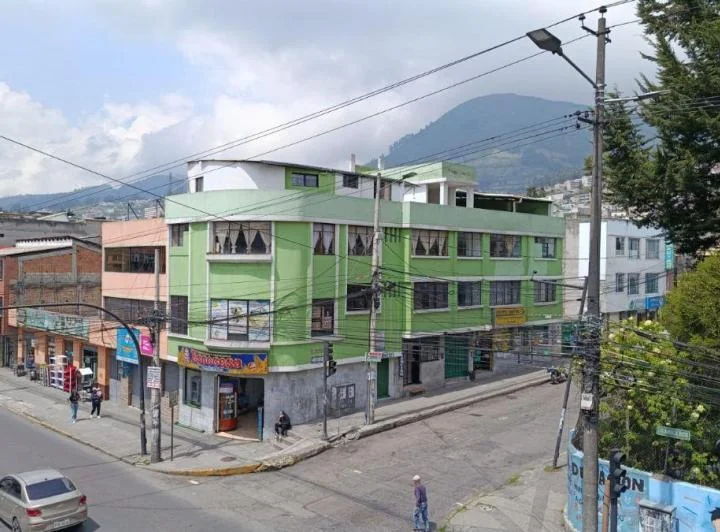 Venta Casa Comercial de 549 m² con 5 Locales, 3 Departamentos en La Magdalena — imagen 1