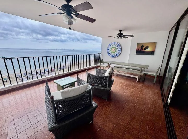 Se Vende Departamento Al Pie de Chipipe, Salinas — imagen 1