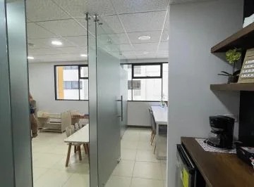 Vendo o Alquilo Oficina en Puerto Santa Ana, Semiamoblada, Parqueo, Guayas — imagen 5