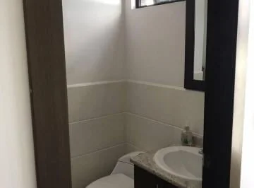 Vendo Amplia Oficina 68 m² Ventura Mall Tumbaco — imagen 2