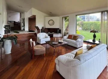 Casa Semiamoblada en Arriendo — Cumbayá — imagen 2