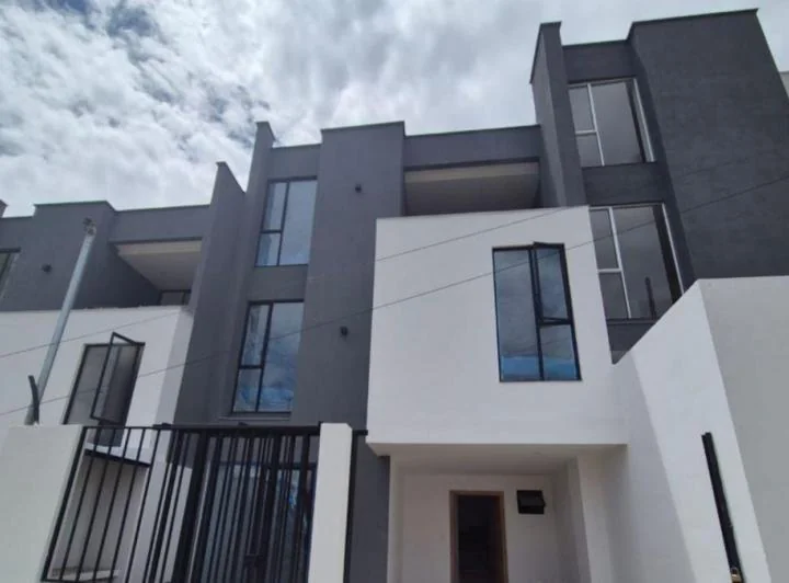 Casa en Venta - por Estrenar - Cuenca Sector Racar - Aplica Crédito Vip, Azuay — imagen 1