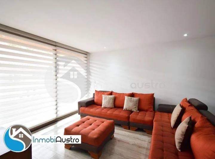 Av Primero de Mayo, Venta de Departamento 03 Dorm., Azuay — imagen 1