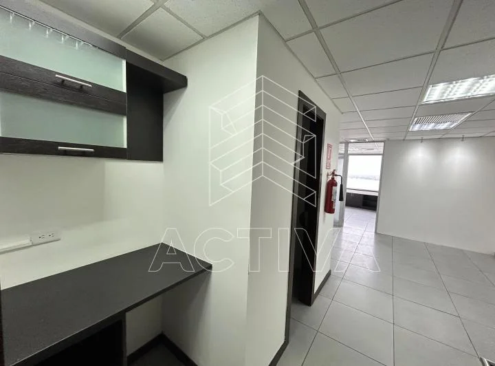 Oficina en Renta y Venta con Vista Directa Al Rio en El Edificio The Point, Guayas — imagen 1