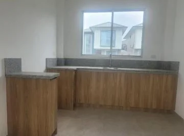 En Venta Casa de Dos Plantas Dos Dorm. en Vistana 1000 Precio de Oportunidad, Guayas — imagen 5