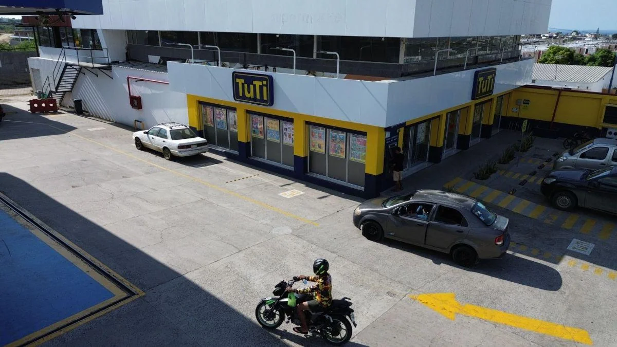Venta de Gasolinera Operativa o Estación de Servicios Ruta del Sol Circumbalacion Manta, Manabí — imagen 2