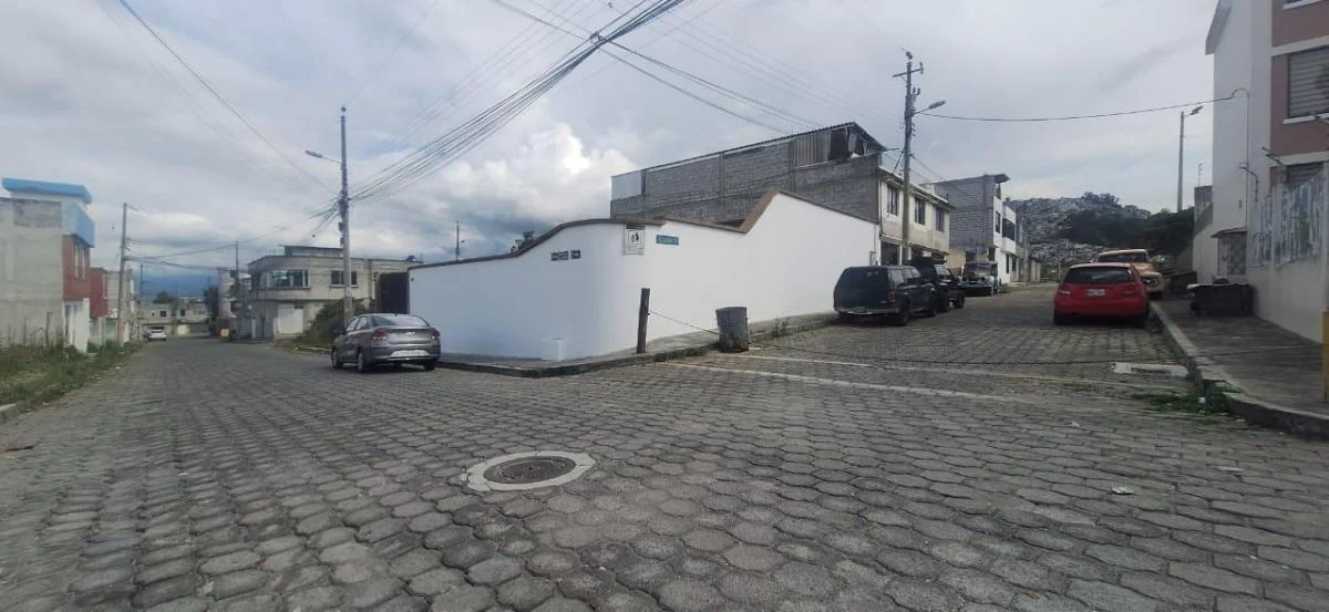 Terreno Esquinero en Venta con Departamento de 1 Piso en Calderón: Espacio, Inversión y Oportuni — imagen 5