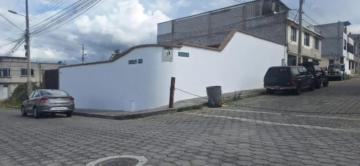Terreno Esquinero en Venta con Departamento de 1 Piso en Calderón: Espacio, Inversión y Oportuni — imagen 4