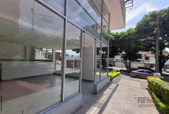 Venta Local Esquinero Doble Exposicion Olivos 2, Guayas — imagen 2