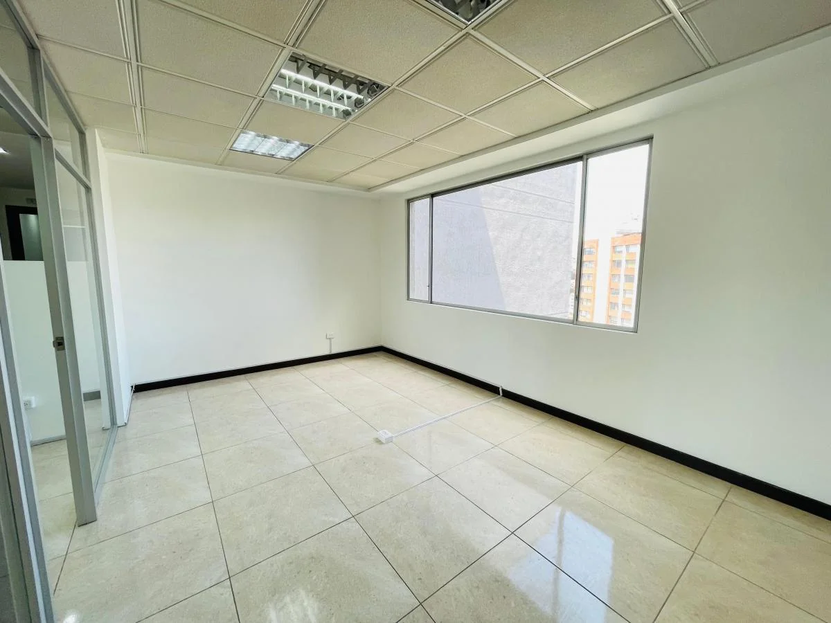 Venta de Oficina en El Sector La Coruña de 65 m con Divisiones — imagen 4