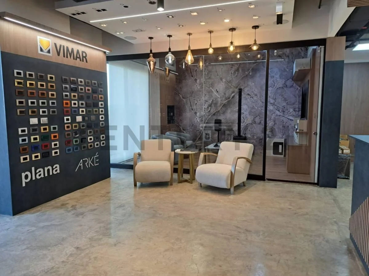 Venta Oficina Comercial en Edificio Plaza Proyecto, Vía Samborondón, Guayas — imagen 4