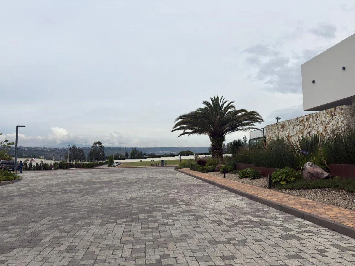 Terreno de Venta, Plano, Dentro de Urbanización Exclusiva, Puembo, Precio de Oportunidad. Provincia de Pichincha — imagen 4