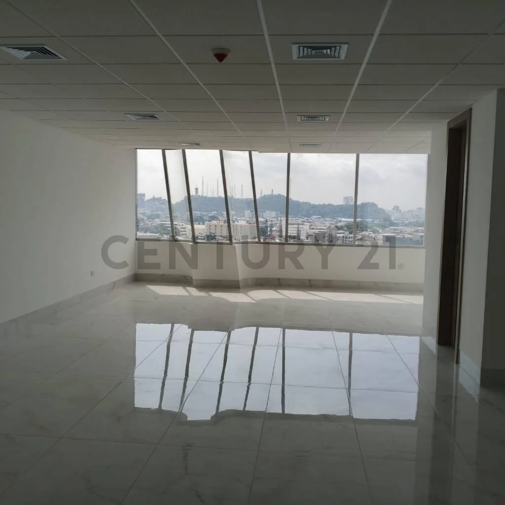 Venta Oficina Comercial en Torre Millenium, Guayas — imagen 4