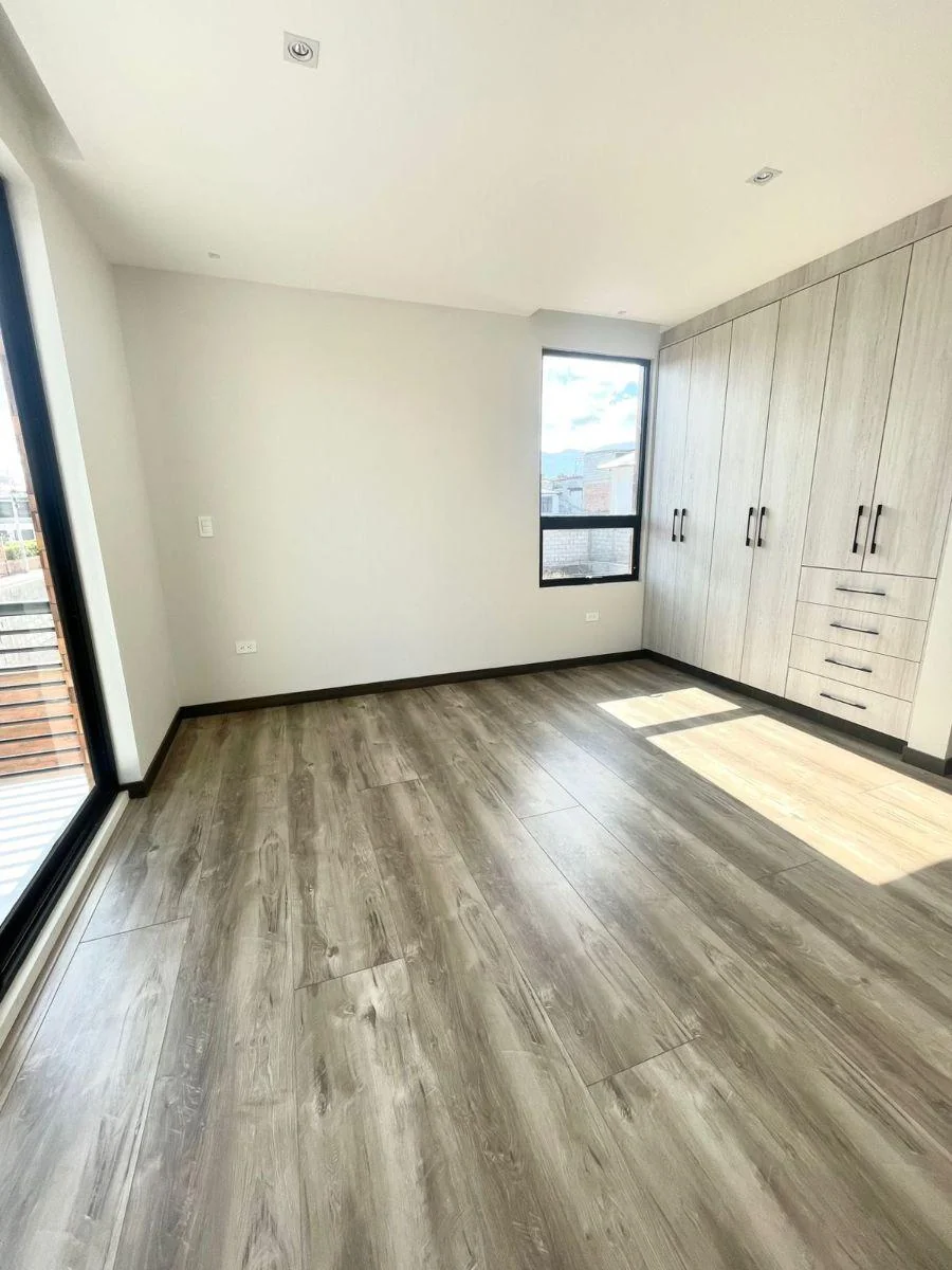 Casa de 193 m² con 3 Dorm. en Venta en Puembo — imagen 4