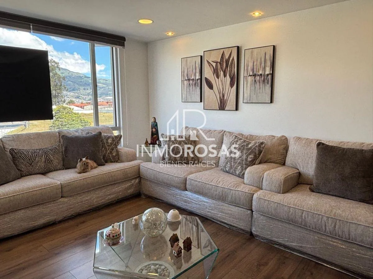 Impecable Departamento $119.900 con Ascensor 3 Dorm, 2 Parq. Sector Santa Lucía Norte de Quito — imagen 4