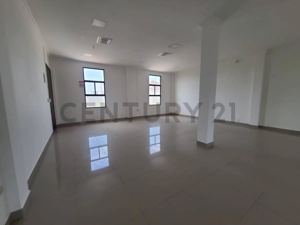 Venta de Oficina Comercial en Plaza Sambocity, La Aurora, Guayas — imagen 4