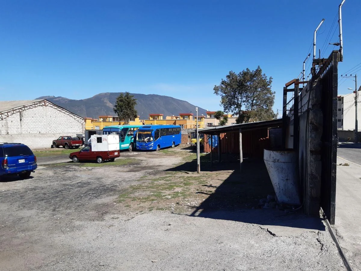 Terreno Esquinero de 2685 m² en Venta en Carapungo — imagen 3