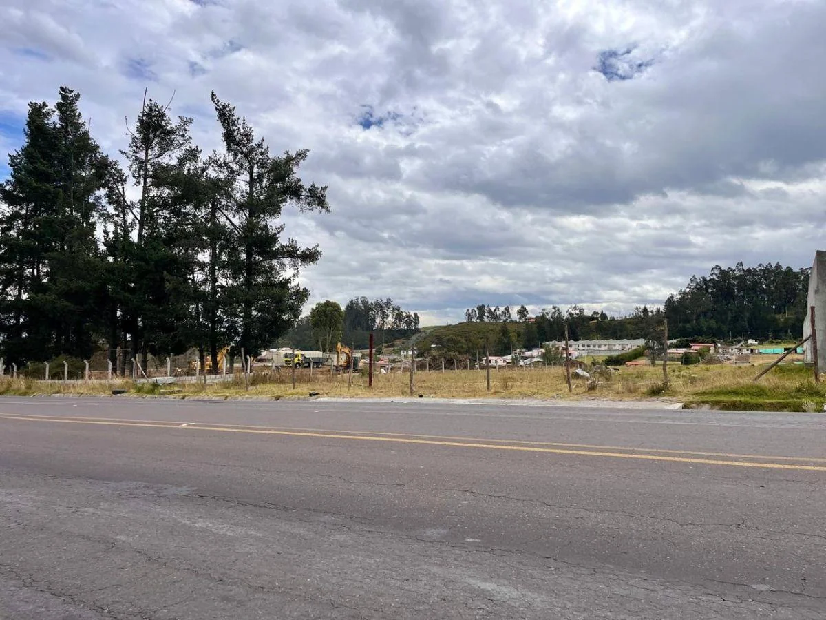En Venta Terreno de 5.850 m² Sobre La Vía Pifo Papallacta — imagen 3