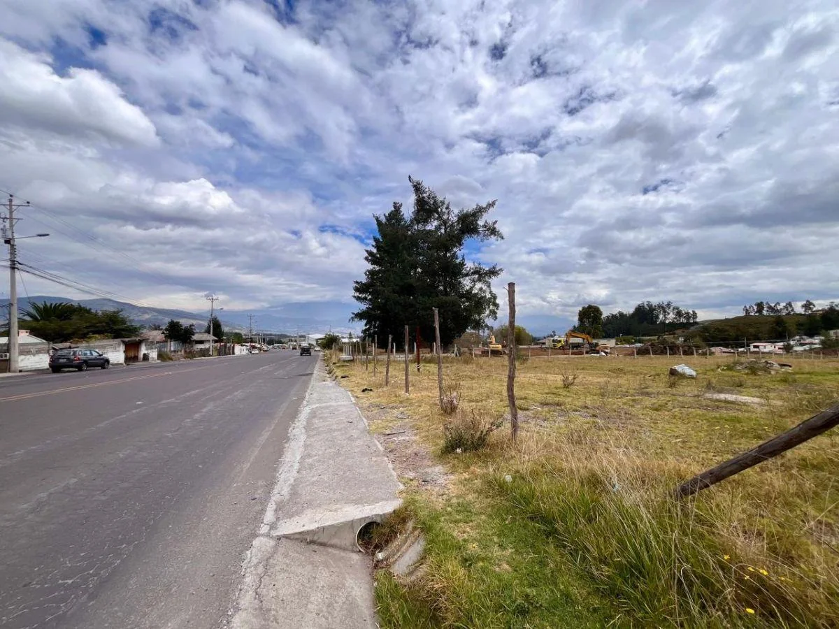 En Venta Terreno de 5.850 m² Sobre La Vía Pifo Papallacta — imagen 2