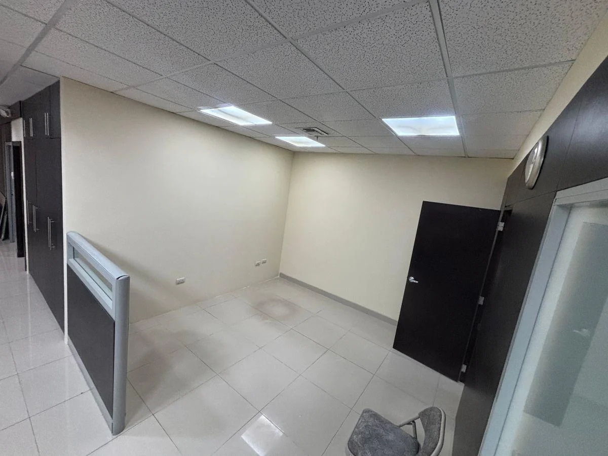 Vendo Oficina Samborondon Edificio Diana Quintana a Lado Moderna Plaza, Guayas — imagen 4