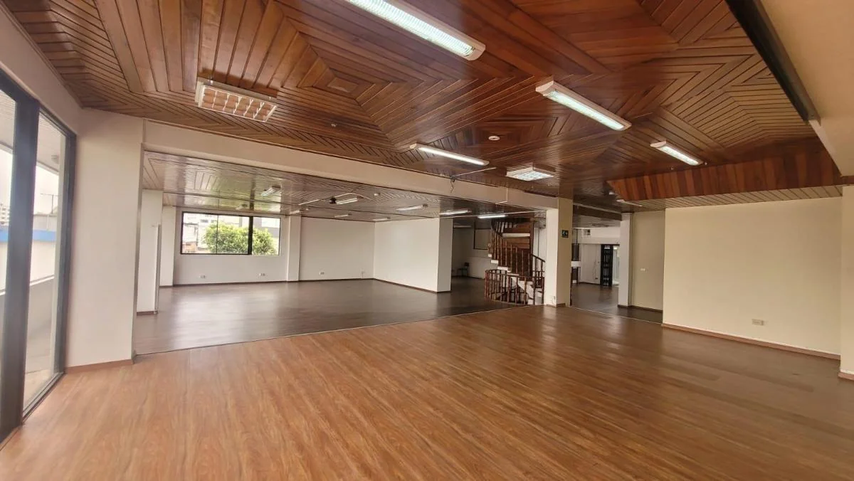 Edificio de Renta Para Oficinas Sector Quicentro — imagen 2