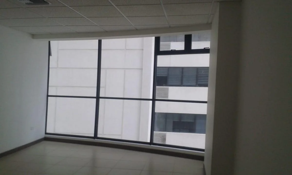 Venta de Oficina - Emporium - Puerto Santana, Guayas — imagen 4