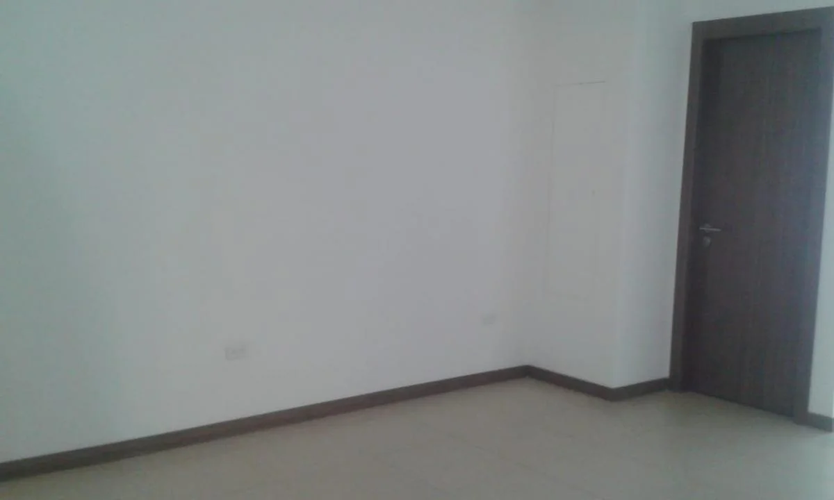 Venta de Oficina - Emporium - Puerto Santana, Guayas — imagen 2