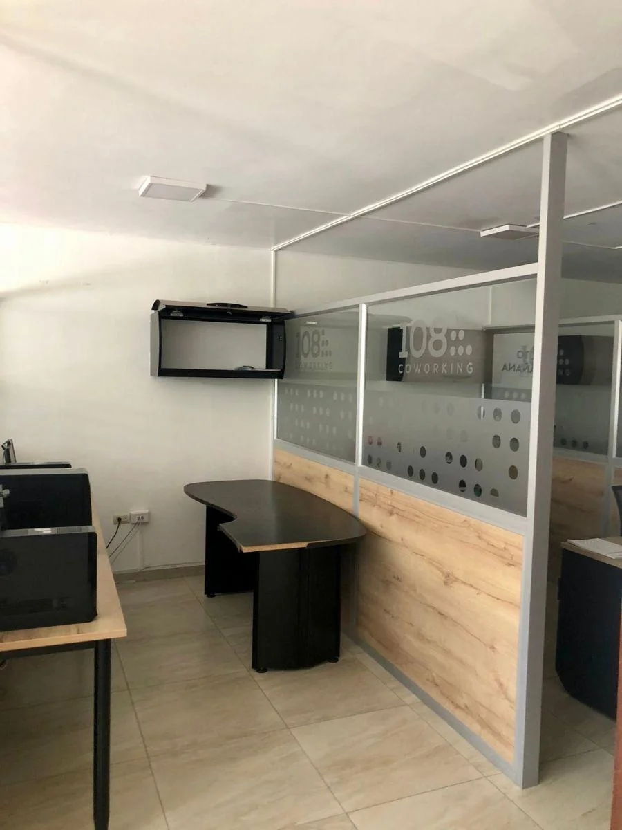 7140. Urdesa, Vendo o Alquilo Oficina 250 m², $1600/$185.000. Guayas — imagen 5