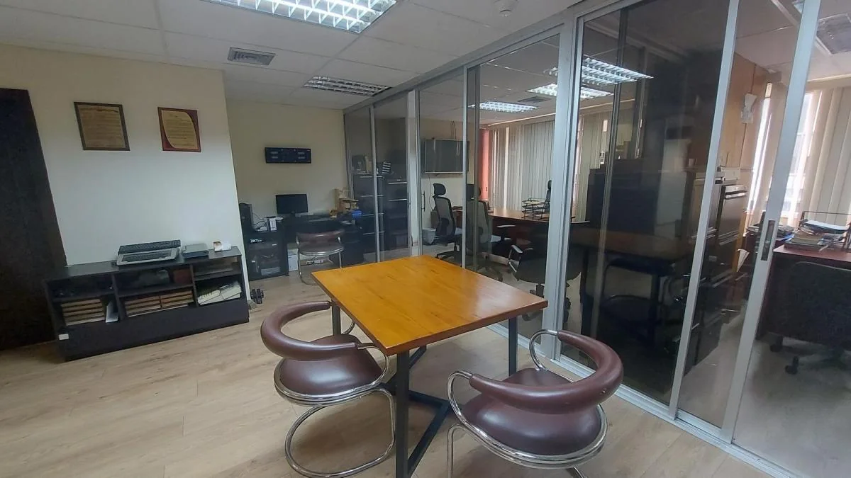 Se Vende Oficina Amplia en El Centro Bancario de Guayaquil, Guayas — imagen 4