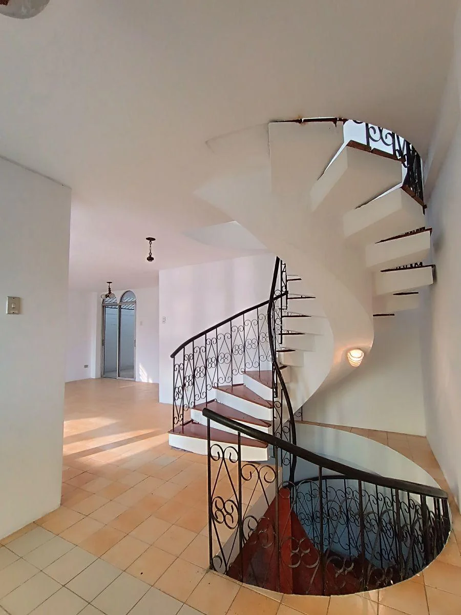 Departamento de 3 Niveles de 305 m² con 3 Dorm. en Venta en Nueva Kennedy, Guayas — imagen 2