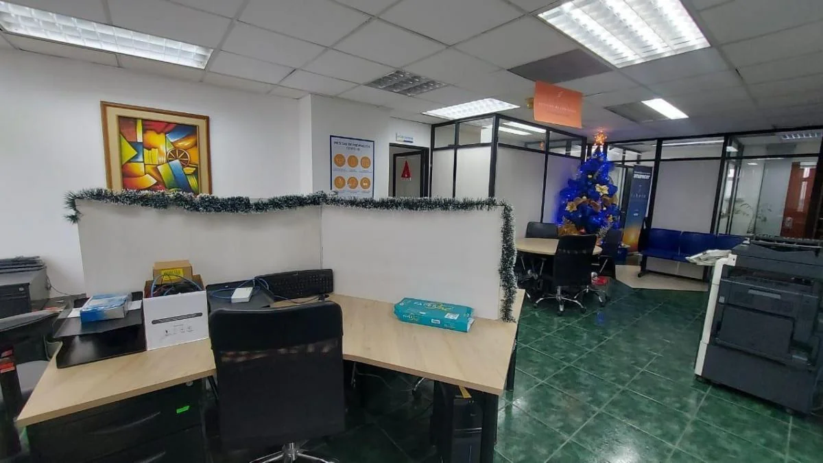 Alquiler de Oficina en Edificio Empresarial en Kennedy Norte, Guayas — imagen 2