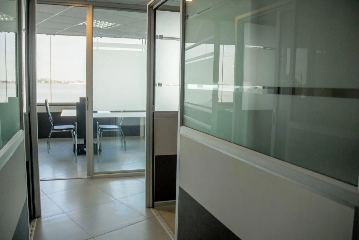 Oficina de Lujo en The Point | Piso 26 | Vista Al Río | 1 Parqueo, Guayas — imagen 5