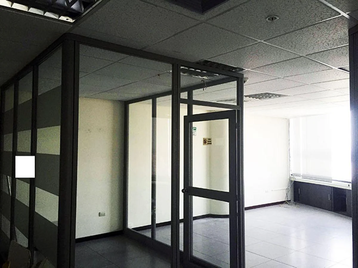 Oficina de Lujo en The Point | Piso 26 | Vista Al Río | 1 Parqueo, Guayas — imagen 2