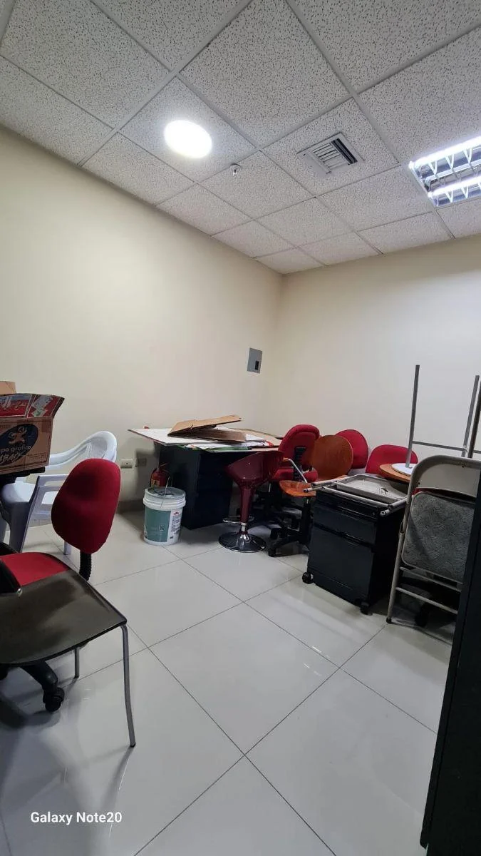 Oficina Comercial de 100 m² en Venta y Alquiler en Samborondón, Guayas — imagen 4