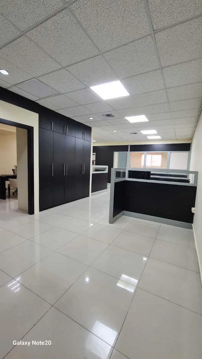 Oficina Comercial de 100 m² en Venta y Alquiler en Samborondón, Guayas — imagen 3