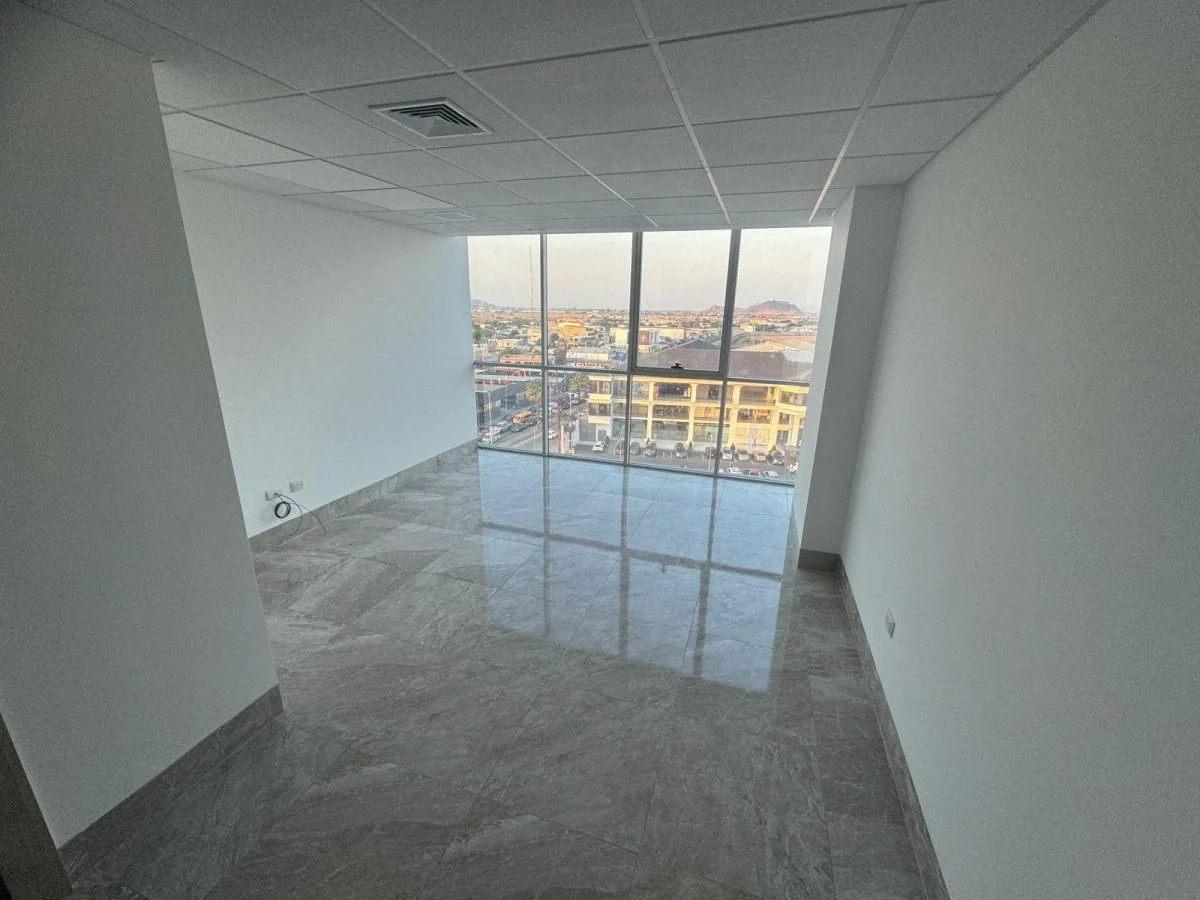 Oficina en Platinum 1 en Ciudad Millenium en La Aurora, Guayas — imagen 4