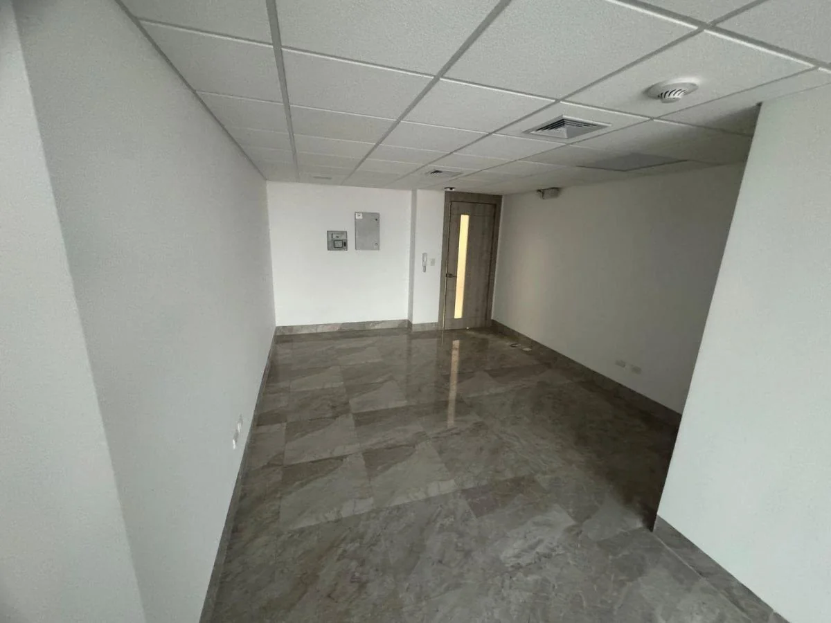 Oficina en Platinum 1 en Ciudad Millenium en La Aurora, Guayas — imagen 3