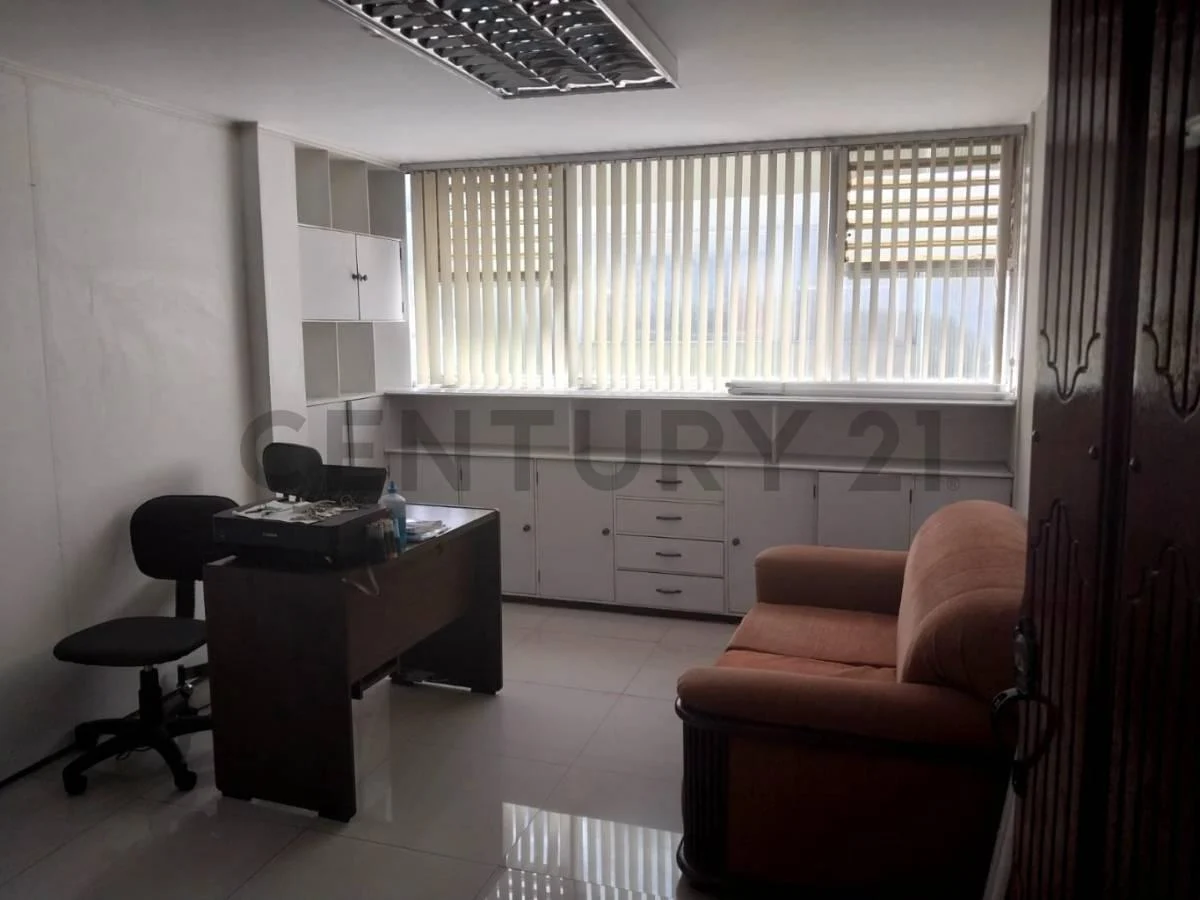 En Venta Consultorio Médico en Edificio San Francisco – Sector Baca Ortiz — imagen 8