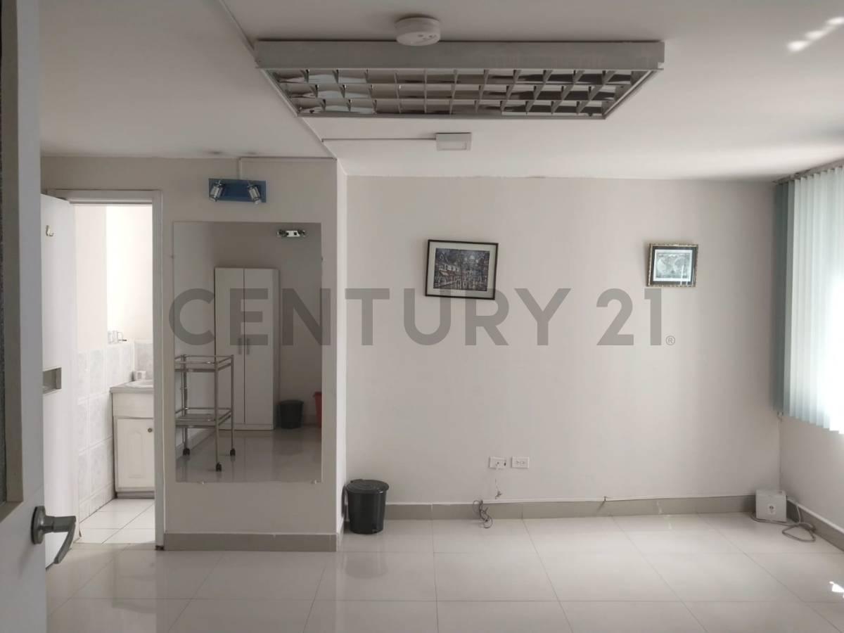 En Venta Consultorio Médico en Edificio San Francisco – Sector Baca Ortiz — imagen 5