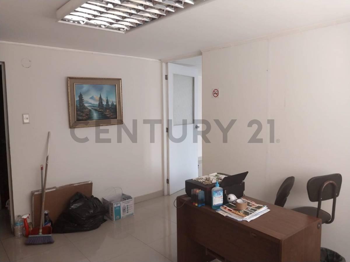 En Venta Consultorio Médico en Edificio San Francisco – Sector Baca Ortiz — imagen 4