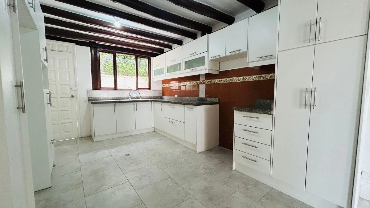 Casa de 342 m² con 3 Habitaciones en Venta en Sangolquí — imagen 3